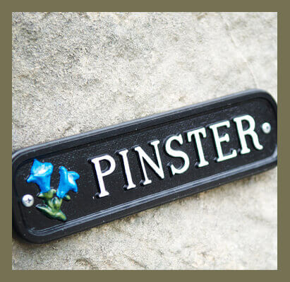 Pinster Accommodation Plaque